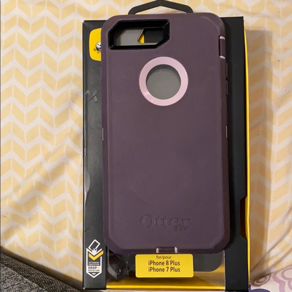 Dark purple/lilac otter box case
